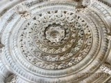 Резьба бокового купола главного храма Ранакпура