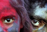 Холи в Калькутте (Колкате). Детишки отрываются. фото AP с thehindu.com